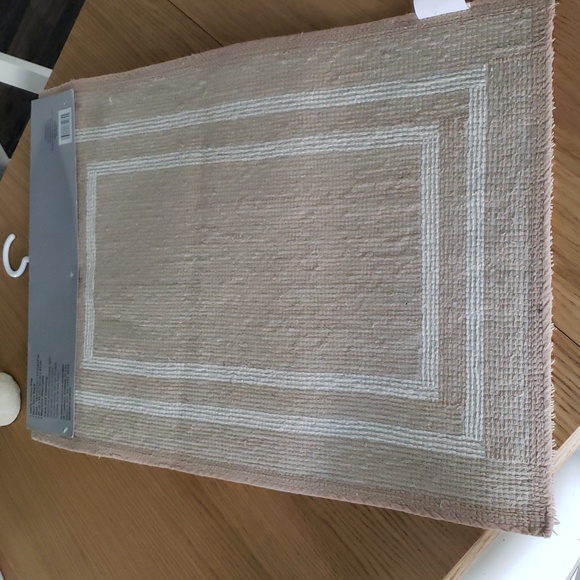 Clouds Luxurious Tan & White Bath Mat Set. NWT - Picture 6 of 16